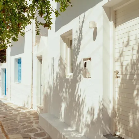 Rooftop House In The Old Town Of Parikia - 펜션 *